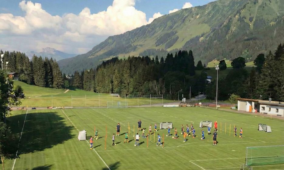 Fussballplatz in der Nähe des Alphotels