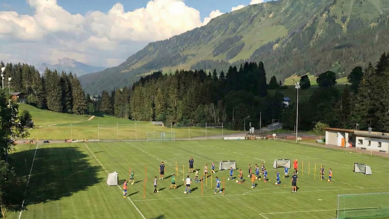 Fussballplatz in der Nähe des Alphotels